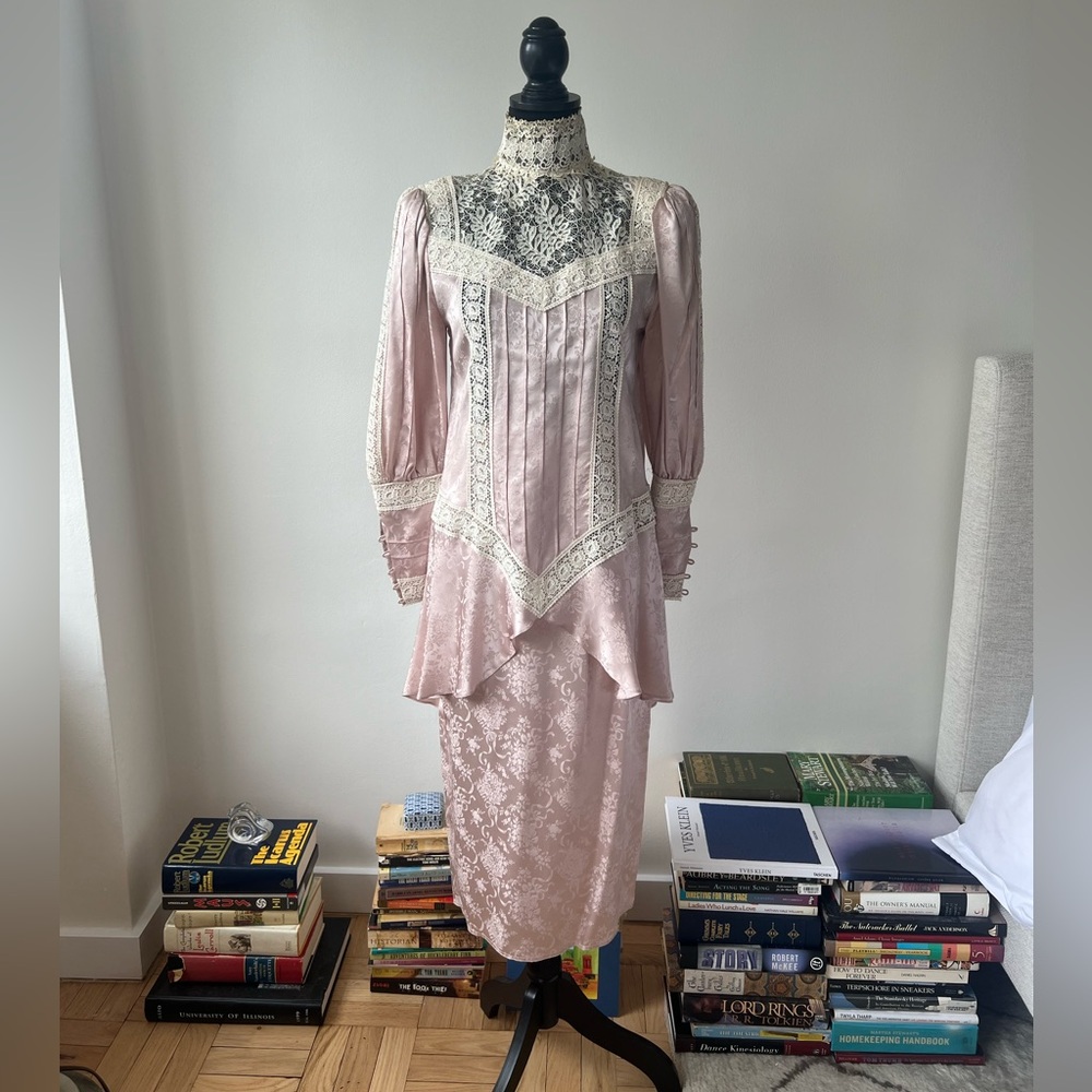 Vintage 1980’s Jessica McClintock blush pink silk, 2-piece dress. Size 4.